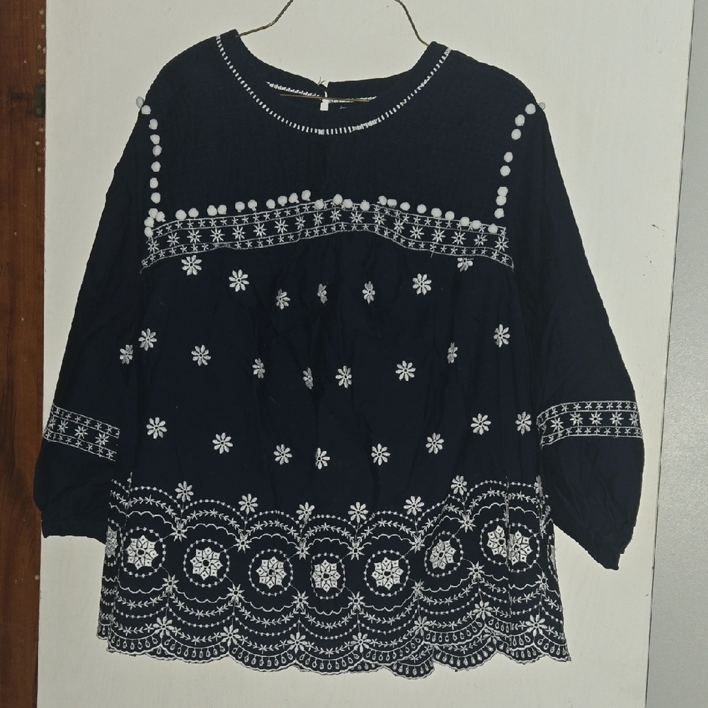 Crown & Ivy Black Boxy 3/4 Sleeve Bib Collar Blouse